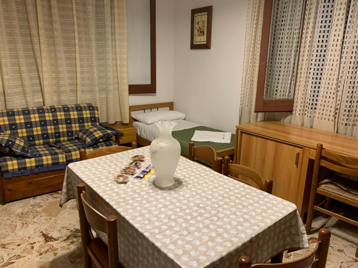 Casa Vacanze Lina Apartment San Mauro Castelverde Luaran gambar